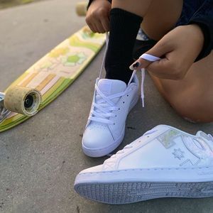 DC silver skate shoes size 7.5 womens